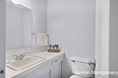 835 E Fennwood Circle, Muskegon, MI 49445 - Photo 17