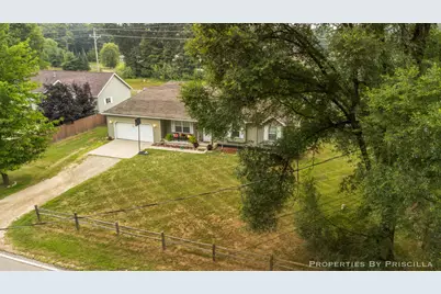 333 W Allen Street, Newaygo, MI 49337 - Photo 3