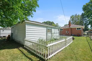 8299 Nightingale St, Dearborn Heights, MI 48127 - Photo 23