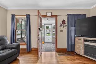 529 W Clinton St, Hastings, MI 49058 - Photo 7