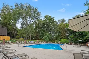 260 Dunbarton Ct, Kalamazoo, MI 49006 - Photo 25