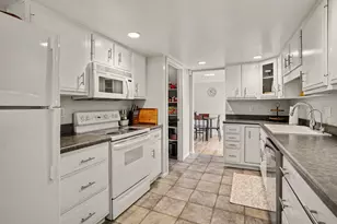 260 Dunbarton Ct, Kalamazoo, MI 49006 - Photo 7