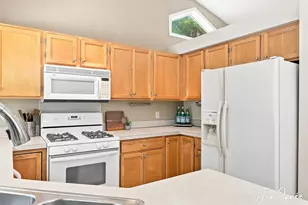 5773 Sugarberry Dr SE, Kentwood, MI 49512 - Photo 9