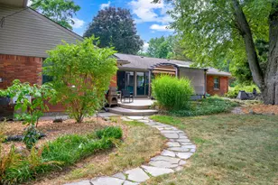 899 Fox Run, Bloomfield Hills, MI 48304 - Photo 29