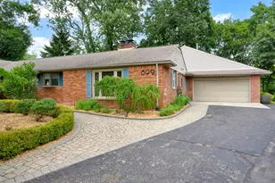 899 Fox Run, Bloomfield Hills, MI 48304 - Photo 31