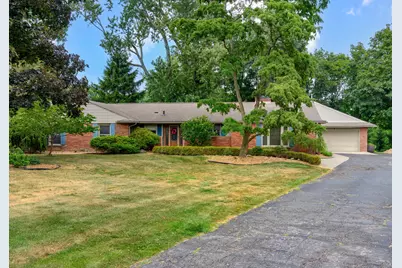 899 Fox Run, Bloomfield Hills, MI 48304 - Photo 1