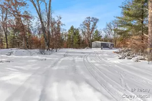 5017 S Sunray Ct, Idlewild, MI 49642 - Photo 31