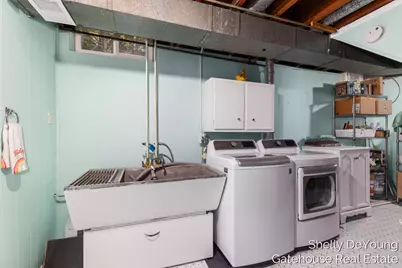 1570 E Terrace Street NE, Grand Rapids, MI 49503 - Photo 25