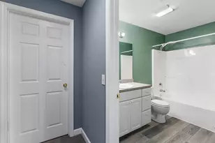 11382 E Lake Dr, Holland, MI 49424 - Photo 37