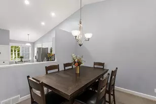 11382 E Lake Dr, Holland, MI 49424 - Photo 15
