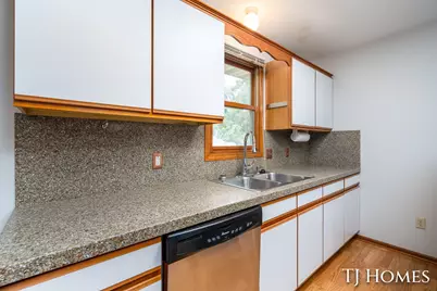 5721 Jefferson Avenue SE, Grand Rapids, MI 49548 - Photo 11