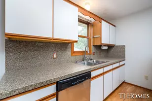 5721 Jefferson Ave SE, Grand Rapids, MI 49548 - Photo 11
