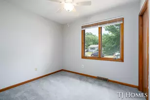 5721 Jefferson Ave SE, Grand Rapids, MI 49548 - Photo 17
