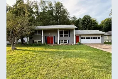 711 E North Drive, Marshall, MI 49068 - Photo 1