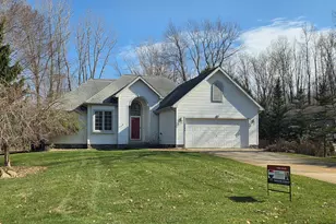 2205 Lake Wood Dr, Jackson, MI 49203 - Photo 1