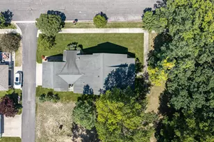 26 Kenneth St, Pentwater, MI 49449 - Photo 5