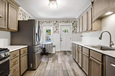 314 E Coffren Avenue, Greenville, MI 48838 - Photo 5