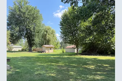 404 N Reinberg Avenue, Scottville, MI 49454 - Photo 3
