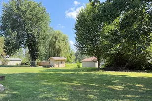 404 N Reinberg Ave, Scottville, MI 49454 - Photo 3