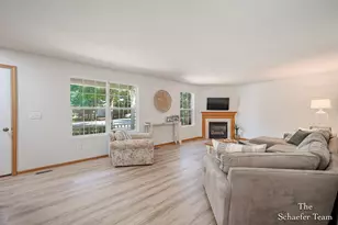 10895 Forest Valley Dr, Greenville, MI 48838 - Photo 11