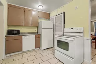 1020 S Division St, Whitehall, MI 49461 - Photo 11