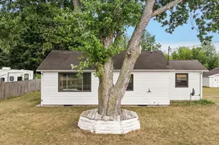 75 4th St, Plainwell, MI 49080 - Photo 15