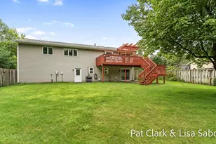 6061 Ridgeview Dr, Muskegon, MI 49441 - Photo 47