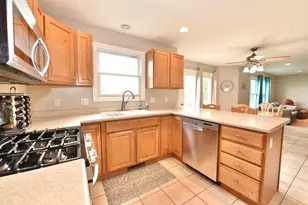4697 Lauren Ln, Saint Joseph, MI 49085 - Photo 9