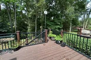 2708 Trillium Hills Dr, Commerce Township, MI 48382 - Photo 33