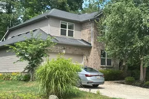 2708 Trillium Hills Dr, Commerce Township, MI 48382 - Photo 5
