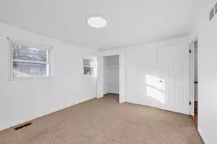1592 Brentwood Dr, Troy, MI 48098 - Photo 25