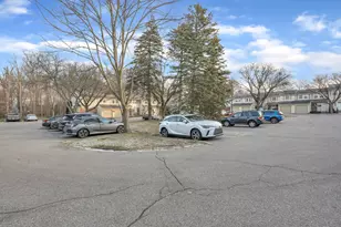 1592 Brentwood Dr, Troy, MI 48098 - Photo 37