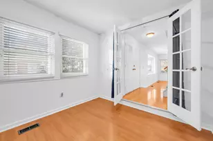1592 Brentwood Dr, Troy, MI 48098 - Photo 9