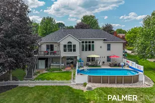 72 Chelsea Ct NE, Rockford, MI 49341 - Photo 3