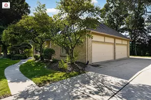 1431 Provincial Dr, Troy, MI 48084 - Photo 3