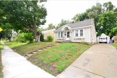 1129 Hollywood Street NE, Grand Rapids, MI 49505 - Photo 1