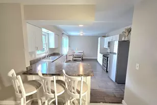 742 Greenridge Rd, Battle Creek, MI 49015 - Photo 9