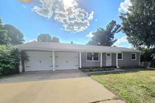 742 Greenridge Rd, Battle Creek, MI 49015 - Photo 1