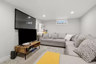 1037 Arlington St NE, Grand Rapids, MI 49505 - Photo 17