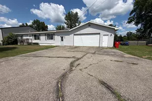 275 W 136th St, Grant, MI 49327 - Photo 3