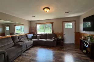 275 W 136th St, Grant, MI 49327 - Photo 5