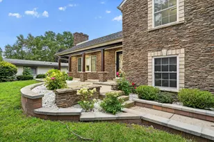 5866 Pine View Dr, Ypsilanti, MI 48197 - Photo 5