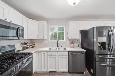 7966 Village Green Lane, Parma, MI 49269 - Photo 11