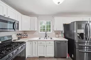 7966 Village Green Ln, Parma, MI 49269 - Photo 11