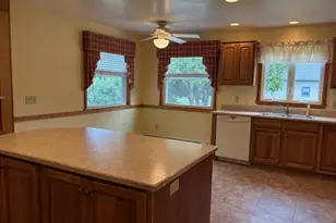 350 Frakes St, Vicksburg, MI 49097 - Photo 7