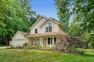 238 Jacaranda Dr, Battle Creek, MI 49015 - Photo 1