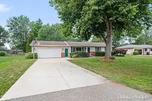 7635 Hollyhock Ave, Jenison, MI 49428 - Photo 3