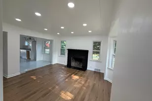 24713 Lois Ln, Southfield, MI 48075 - Photo 3