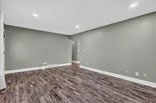 12043 S Sprinkle Rd, Vicksburg, MI 49097 - Photo 9