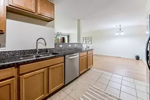 120 W Oakbrook Dr, Ann Arbor, MI 48103 - Photo 13